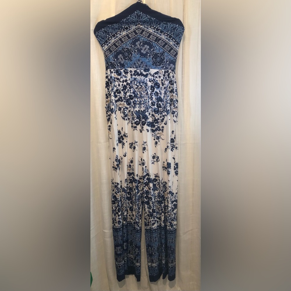 VENUS Blue and White Floral Jumpsuit 🦋💙🤍 M-L NWOT - Picture 2 of 11